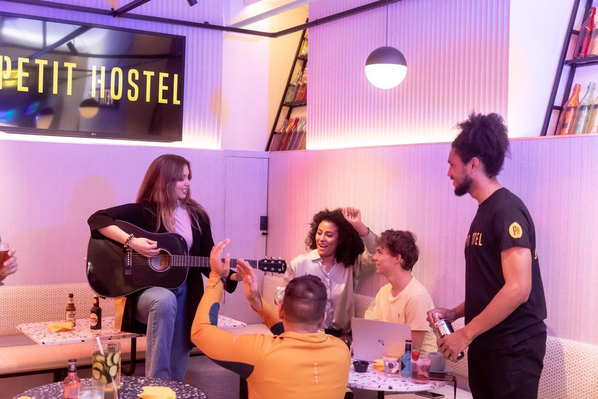 Petit Hostel Palacio Real Madrid Kültér fotó